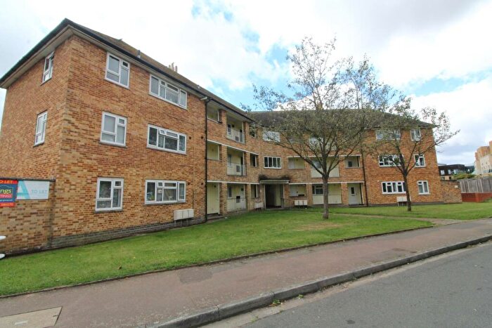 1 Bedroom Flat To Rent In Hutton Close, Hertford, SG14