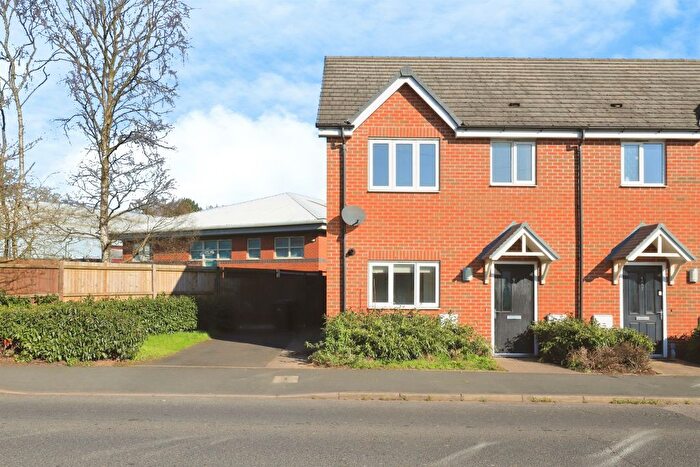 3 Bedroom Semi Detached House For Sale In Goldthorn Road, Kidderminster, DY11