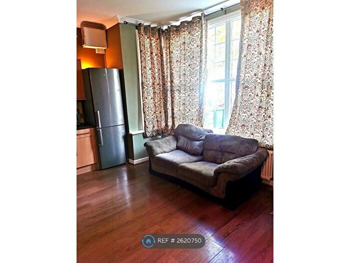 1 Bedroom Flat To Rent In Camborne Road, Sutton, SM2