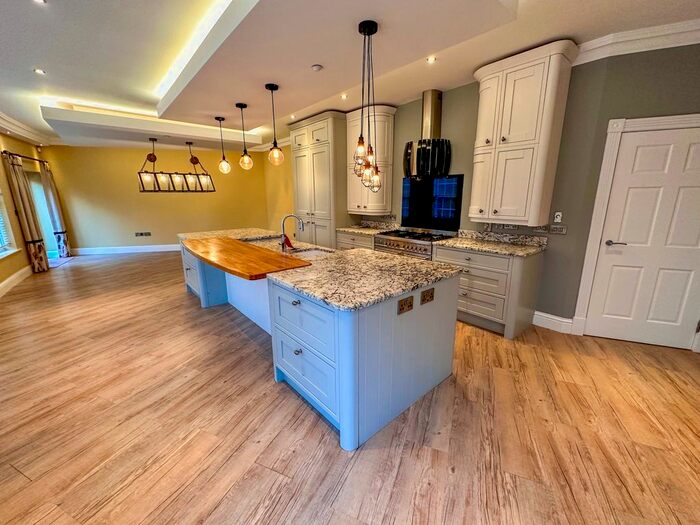 6 Bedroom Town House To Rent In The Colosseum, Lincoln, LN1