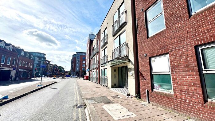 2 Bedroom Flat To Rent In London Street, Reading, Berkshire, RG1