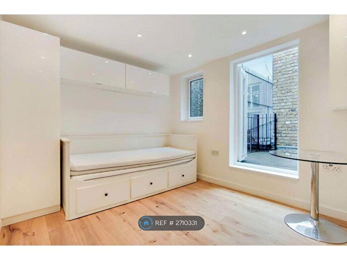 Studio To Rent In Upper Tachbrook St, London, SW1V
