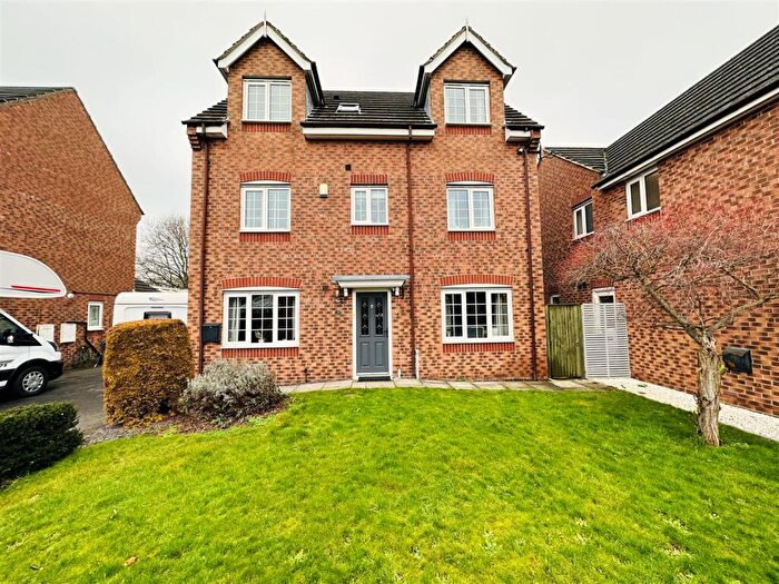 6 Bedroom Detached House For Sale In Sycamore Avenue, Eggborough, Selby, DN14