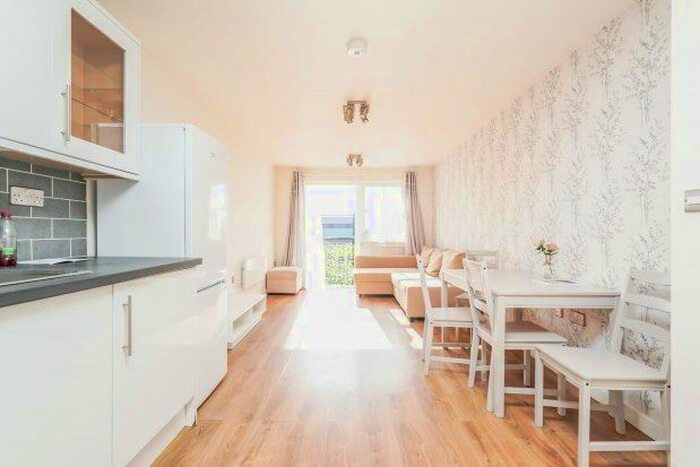 2 Bedroom Flat To Rent In Market Place, Romford RM1