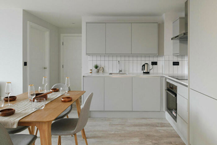 1 Bedroom Apartment To Rent In Pan Peninsula Square, London, E14