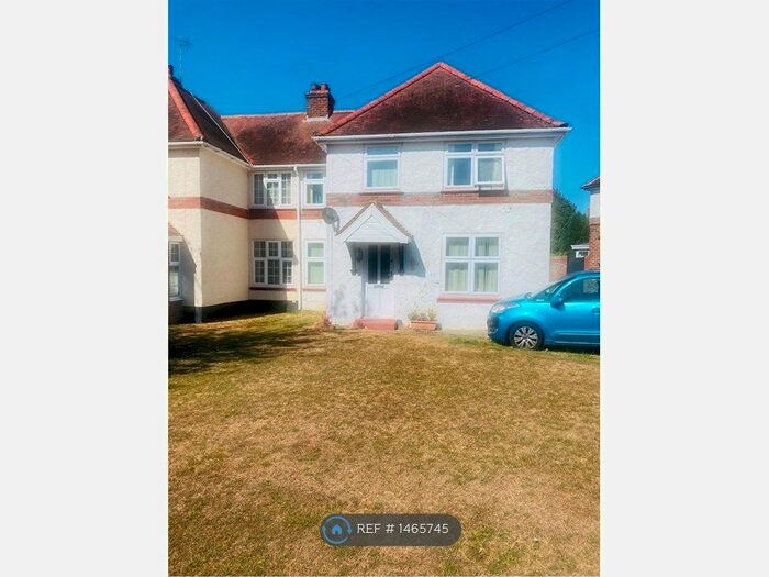 3 Bedroom Semi-Detached House To Rent In Trotts Hall Gardens, Sittingbourne, ME10