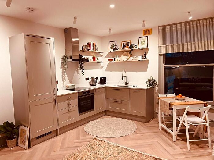 2 Bedroom Flat To Rent In Marylands Road, London, W9