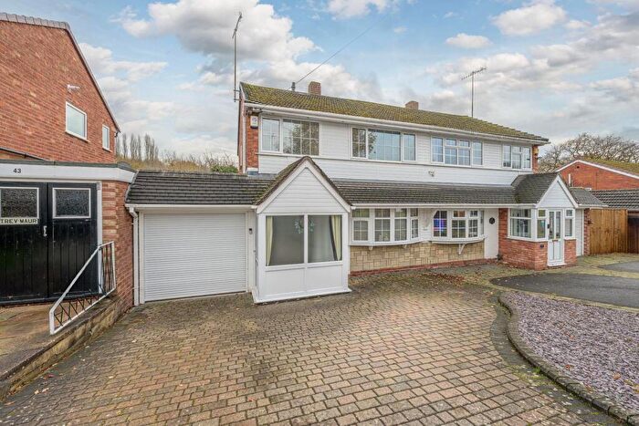 3 Bedroom Semi Detached House For Sale In Chelford Crescent, Kingswinford, DY6