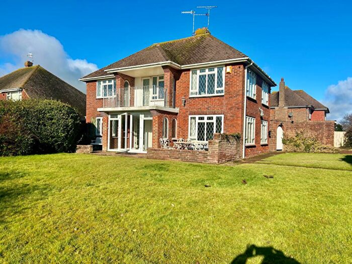 2 Bedroom Flat To Rent In Withdean Avenue - Goring Gap, BN12