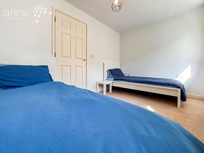 2 Bedroom Terraced House For Sale In Glenmore Place, Tilehurst, Reading, RG30