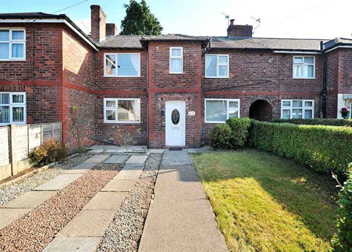 3 Bedroom Terraced House For Sale In Fiddlers Lane, Irlam, M44