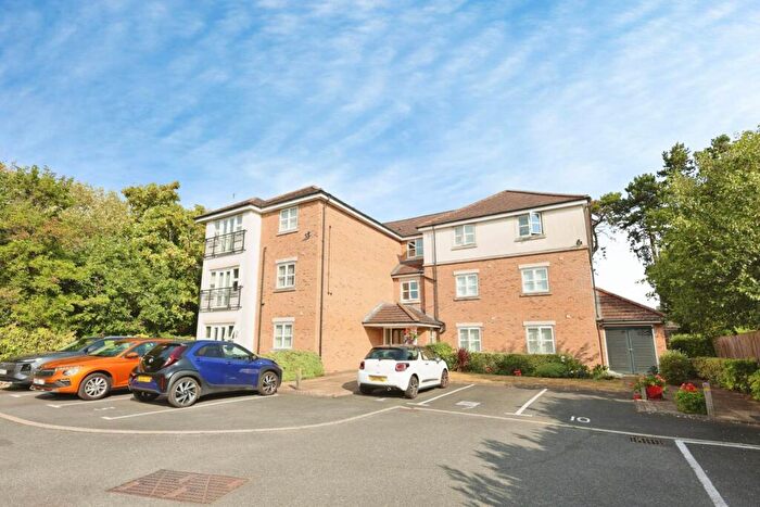 2 Bedroom Apartment For Sale In Orchard Place, Spital, CH62