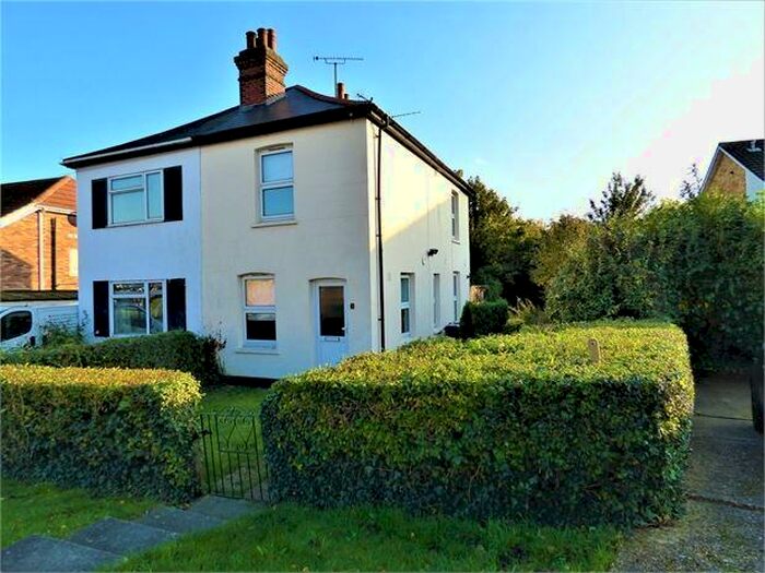 2 Bedroom Cottage To Rent In Weir Farm Road, Rayleigh, Rayleigh, SS6