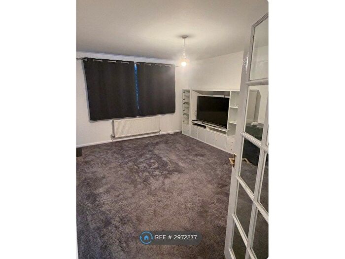 2 Bedroom Flat To Rent In Tile Hill Lane, Coventry, CV4