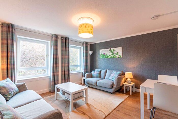 2 Bedroom Flat To Rent In L – Dumbiedykes Road, Edinburgh, EH8