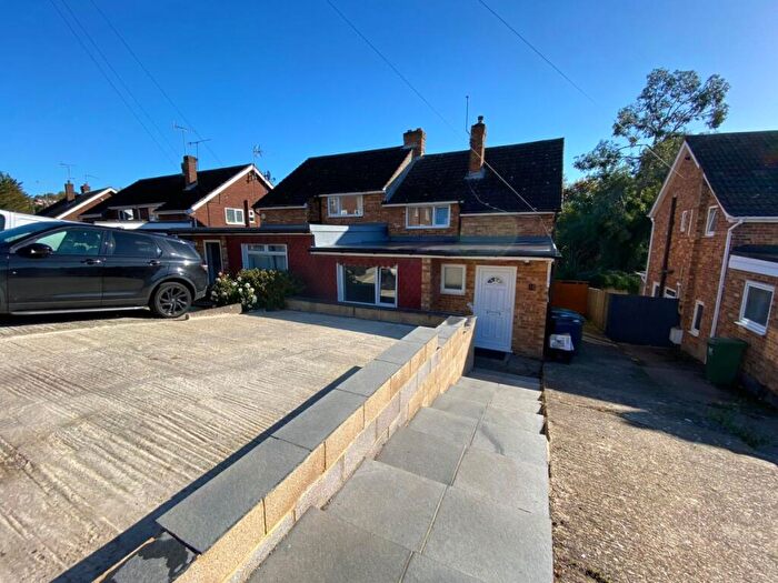 4 Bedroom Semi-Detached House To Rent In Mayhew Crescent, HP13