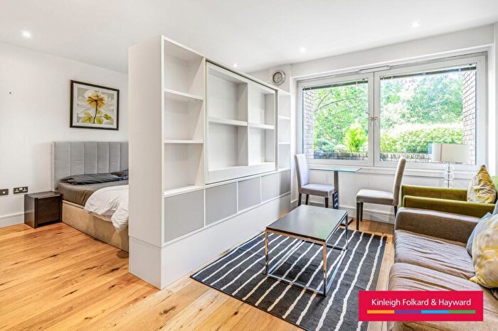 Flat To Rent In Molesworth Street, Lewisham, London, SE13