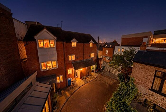 4 Bedroom End Of Terrace House For Sale In Gated, Town Centre Location, Stratford Upon Avon, CV37