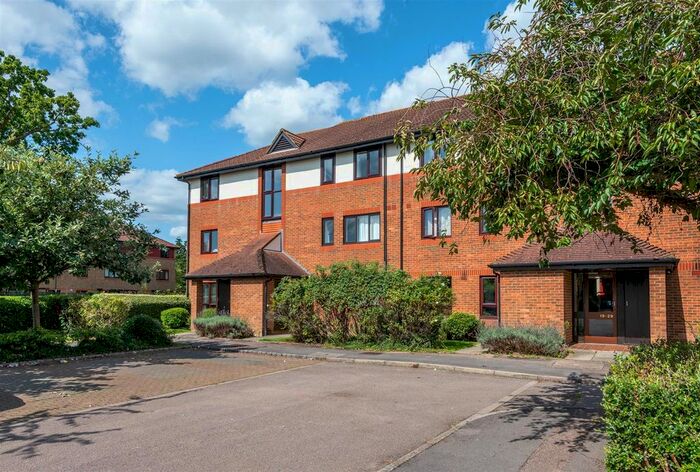 Studio To Rent In Copse Lane, Horley, RH6