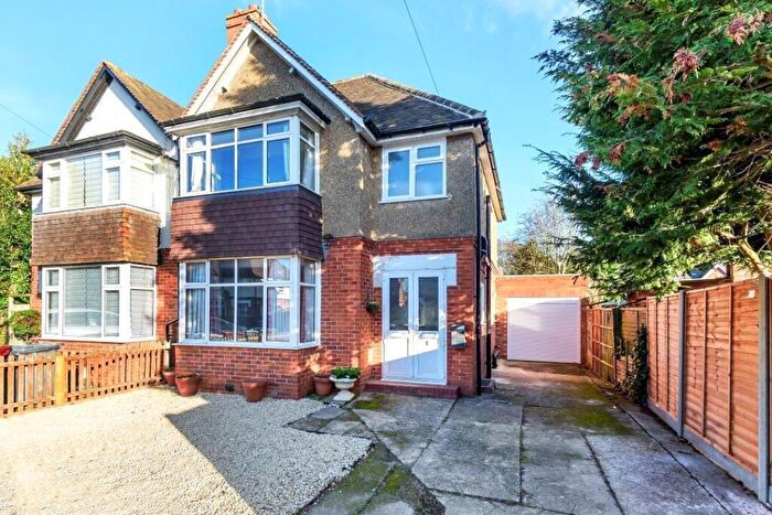 3 Bedroom Semi-Detached House To Rent In Tamarisk Avenue, Reading, Berkshire, RG2