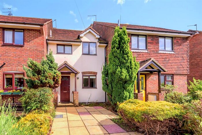 2 Bedroom Property To Rent In Church Row, High Street, Ripley, Woking, GU23