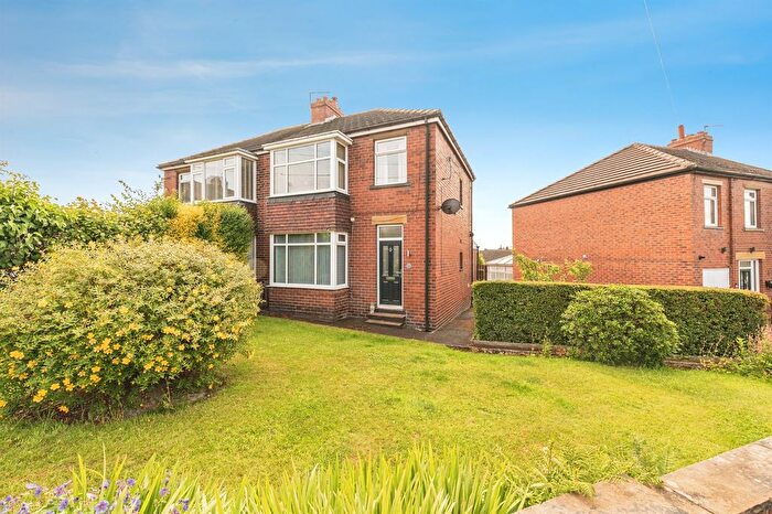 3 Bedroom Semi-Detached House For Sale In Thirlmere Road, Dewsbury, WF12