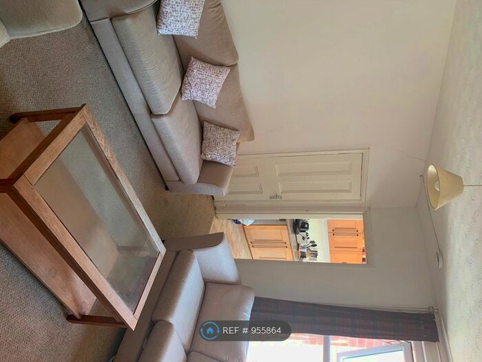 5 Bedroom Semi-Detached House To Rent In Lincoln, Lincoln LN1