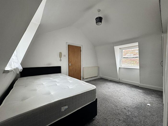 1 Bedroom Flat For Sale In Darby Drive, Waltham Abbey, EN9