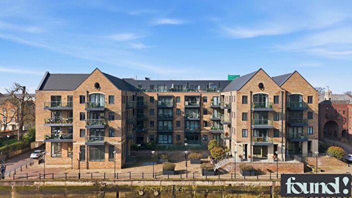 Studio For Sale In Lion Wharf Road, Old Isleworth, TW7