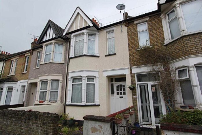 1 Bedroom Flat To Rent In Central Avenue, Southend On Sea, SS2