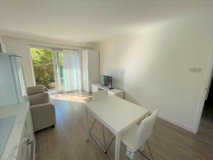 1 Bedroom Flat To Rent In Binsey Lane, Oxford, OX2