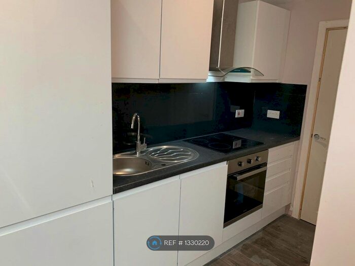 2 Bedroom Flat To Rent In Cube House, Stoke Mandeville, Aylesbury, HP22