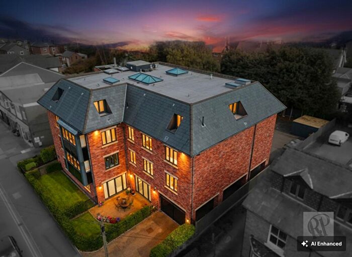 2 Bedroom Apartment For Sale In Moss Lane, Bramhall, SK7