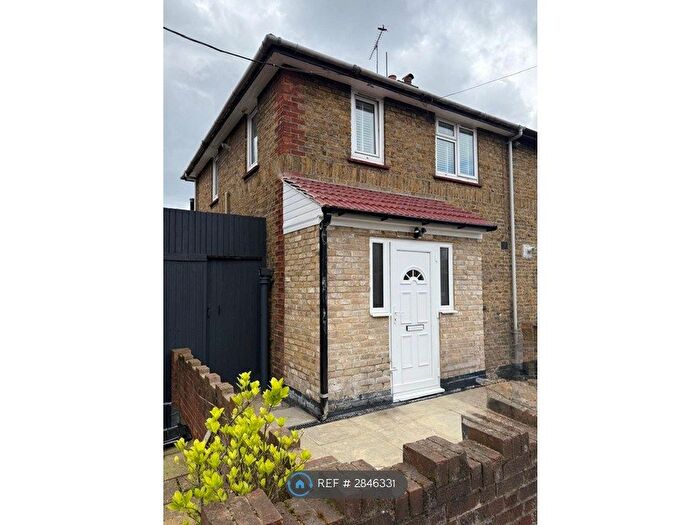3 Bedroom Semi Detached House To Rent In Gainsborough Road, London, E15