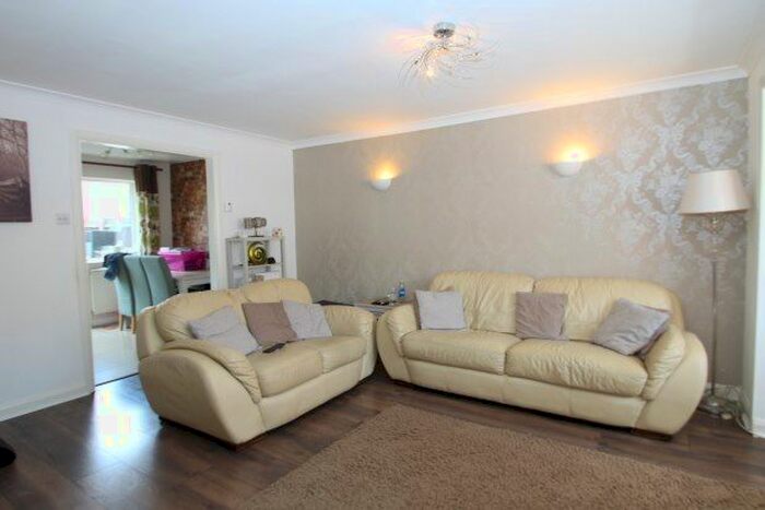 3 Bedroom Property To Rent In Conifer Way, Swanley, BR8