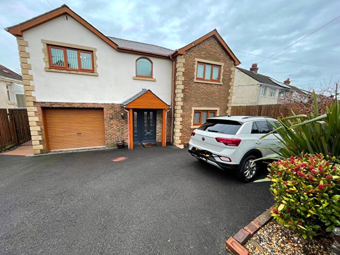 4 Bedroom Detached House For Sale In Rhyddwen Road, Craig-Cefn-Parc, Swansea, SA6