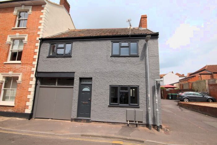 1 Bedroom Flat To Rent In Friarn Street, Bridgwater, TA6