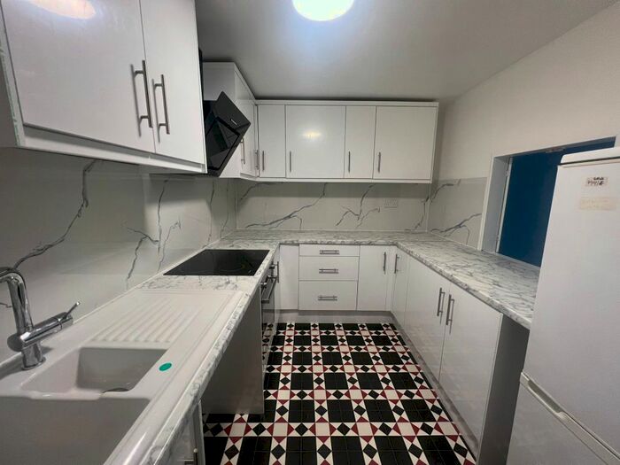 2 Bedroom Flat To Rent In Bedwell Court, Chadwell Heath, RM6