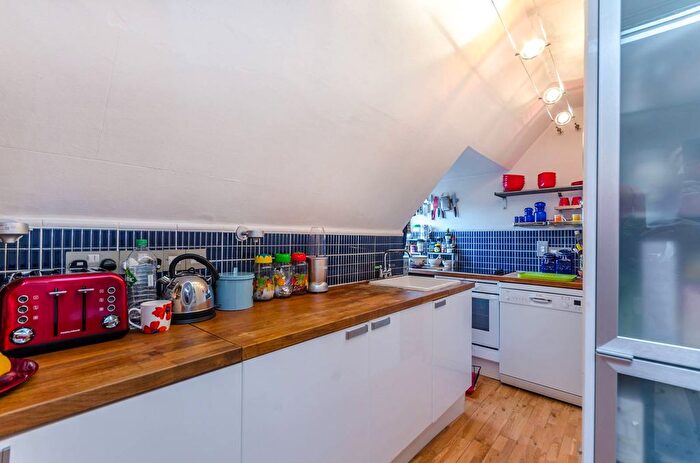 2 Bedroom Flat To Rent In South End Close, Hampstead, London, NW3