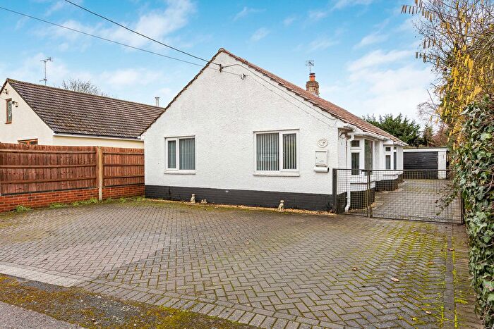 3 Bedroom Detached Bungalow For Sale In Cumnor Road, Wootton, OX1