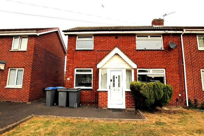 2 Bedroom End Of Terrace House To Rent In Lostock Gardens, Blackpool, FY4