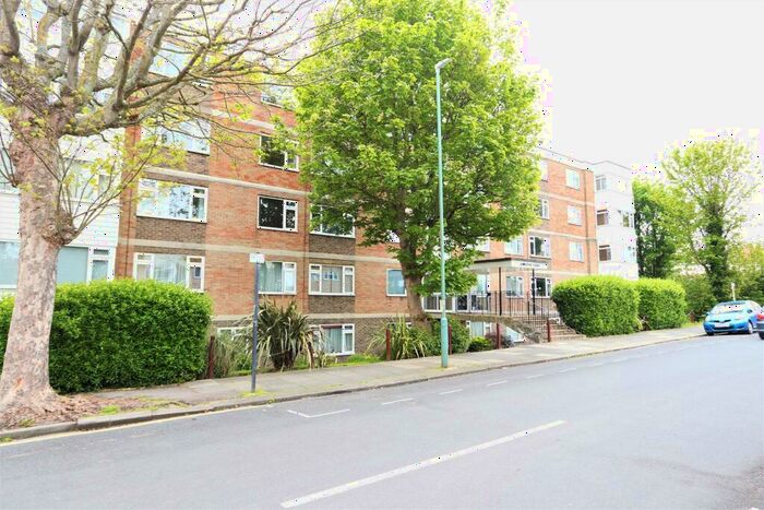 1 Bedroom Flat To Rent In Wilbury Crescent, Hove, BN3
