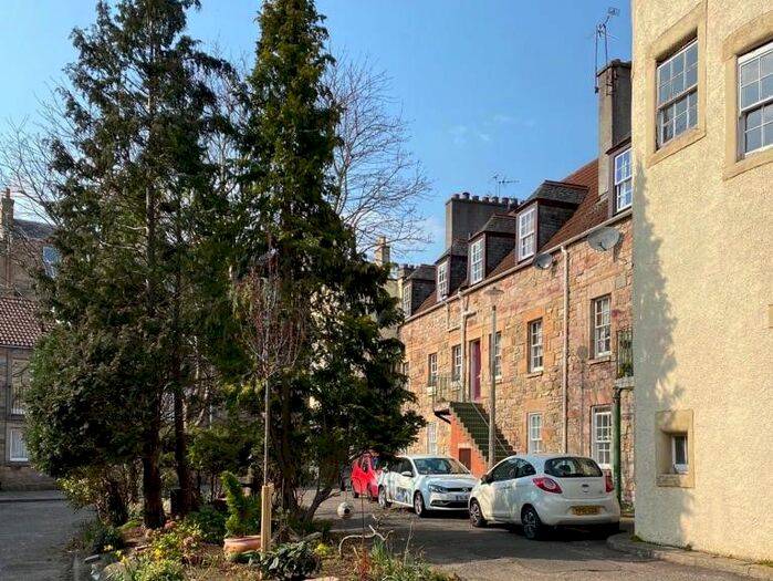 Studio To Rent In Grange Court, Causewayside, Edinburgh, EH9