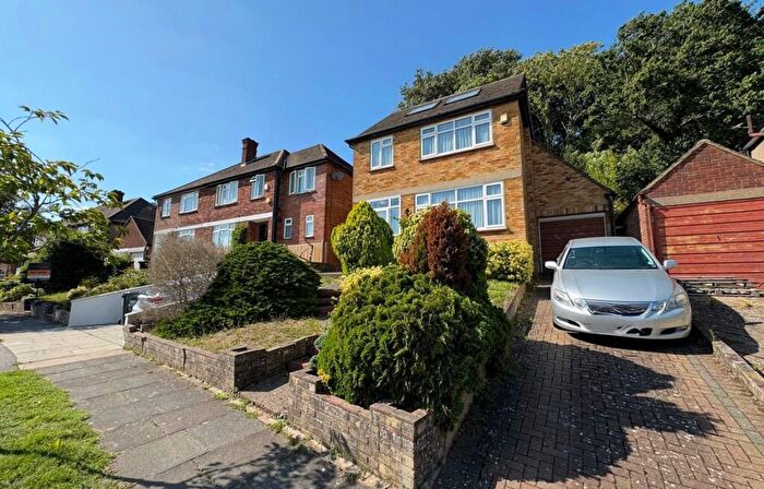 4 Bedroom Detached House For Sale In The Reddings, London, NW7
