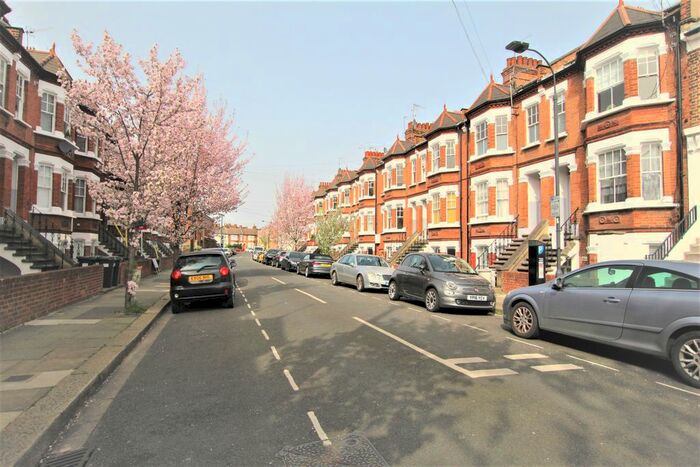 2 Bedroom Flat To Rent In Curwen Road, (), Shepherds Bush, W12