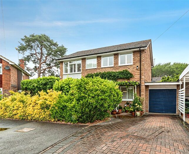 3 Bedroom Detached House For Sale In Whitehill Close, Camberley, Surrey, GU15