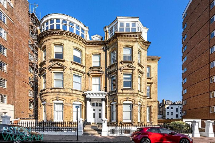 2 Bedroom Flat To Rent In Grand Avenue, Hove, BN3
