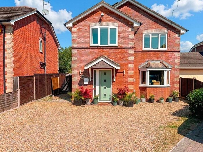 4 Bedroom Detached House For Sale In Apple Tree Road, Alderholt, SP6
