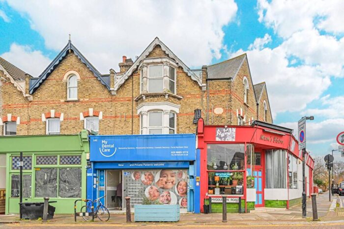 4 Bedroom Flat To Rent In Myddleton Road, , Bounds Green, London, N22