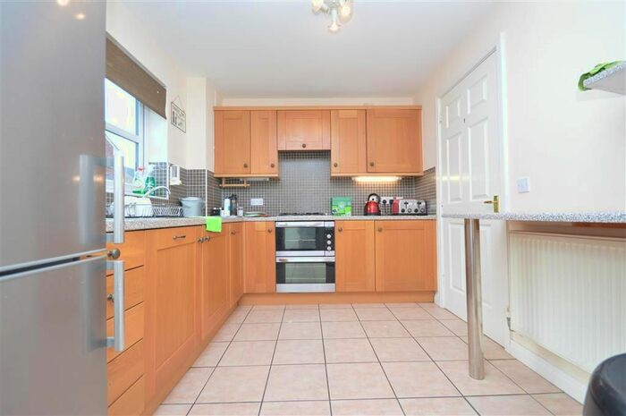 4 Bedroom Property To Rent In Farnborough Close, Corby NN18